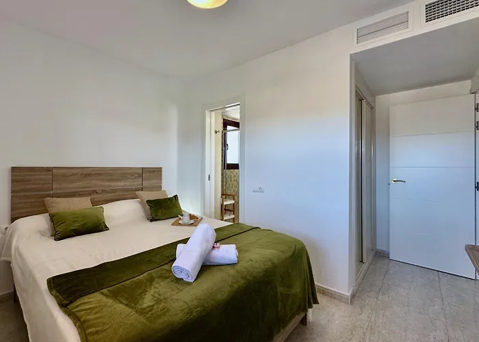 Clubrent - Coral Beach, 19th Floor - Sea View Apartment