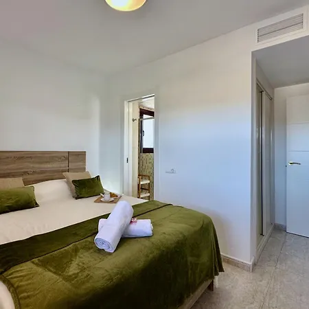 Clubrent - Coral Beach, 19th Floor - Sea View Apartment